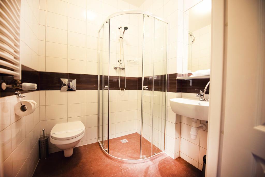 Hotel Makara à Katowice Chambre photo
