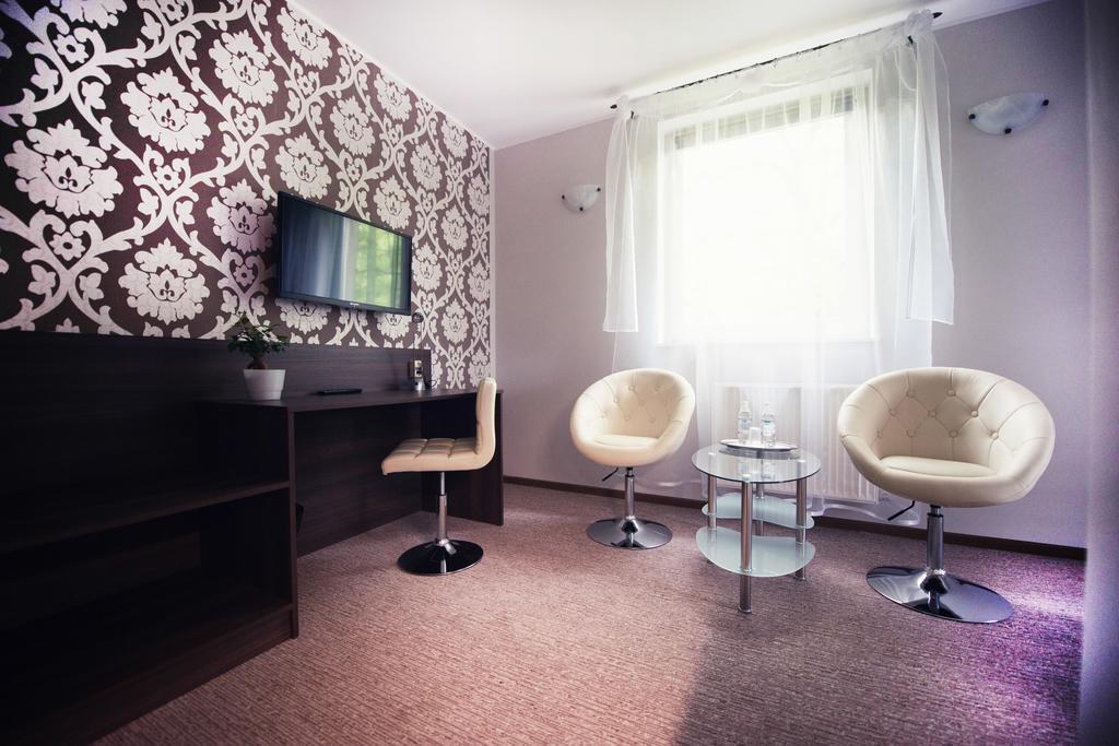 Hotel Makara à Katowice Chambre photo