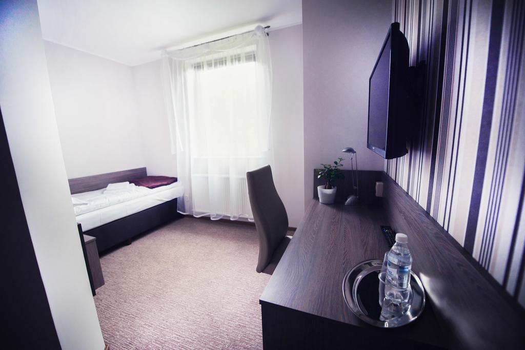 Hotel Makara à Katowice Chambre photo