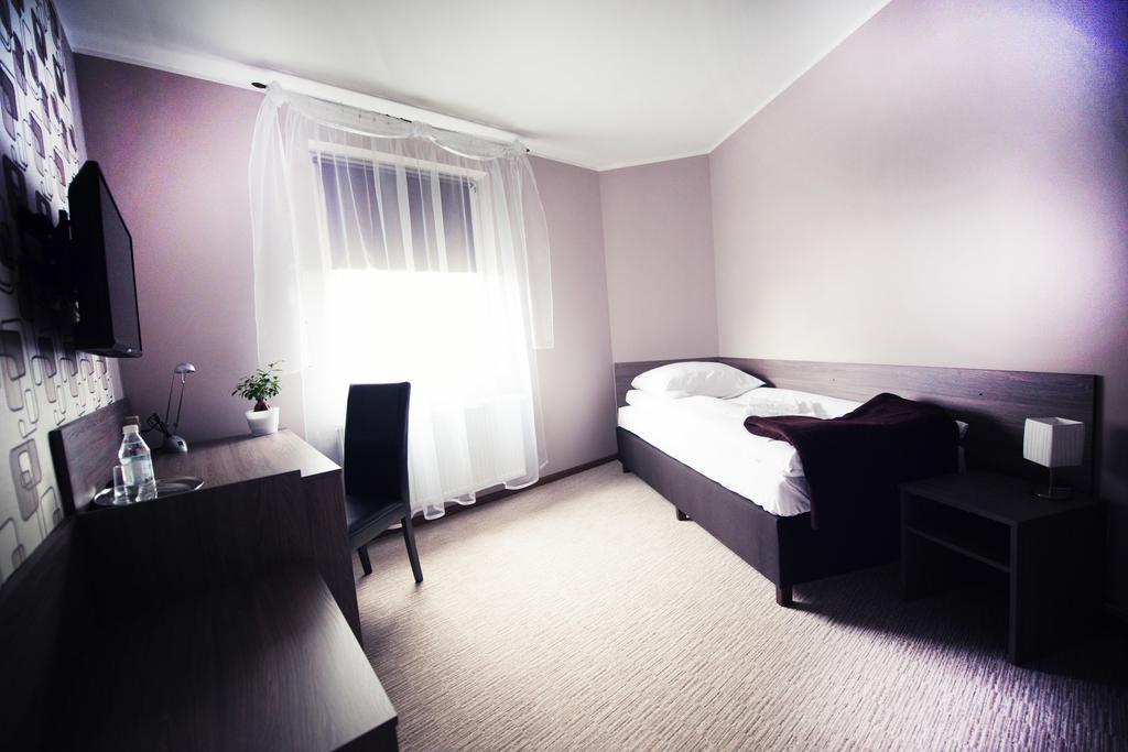 Hotel Makara à Katowice Chambre photo