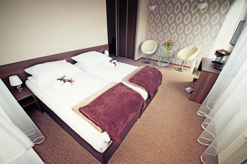 Hotel Makara à Katowice Extérieur photo